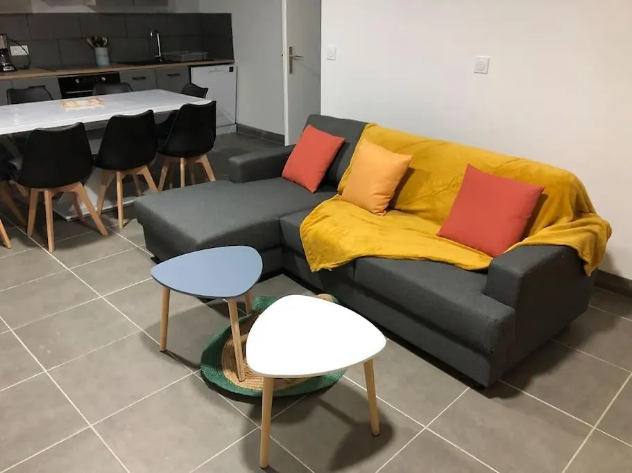 App 8 Couchages Tt Confort 202 Laveissiere 0*,  France